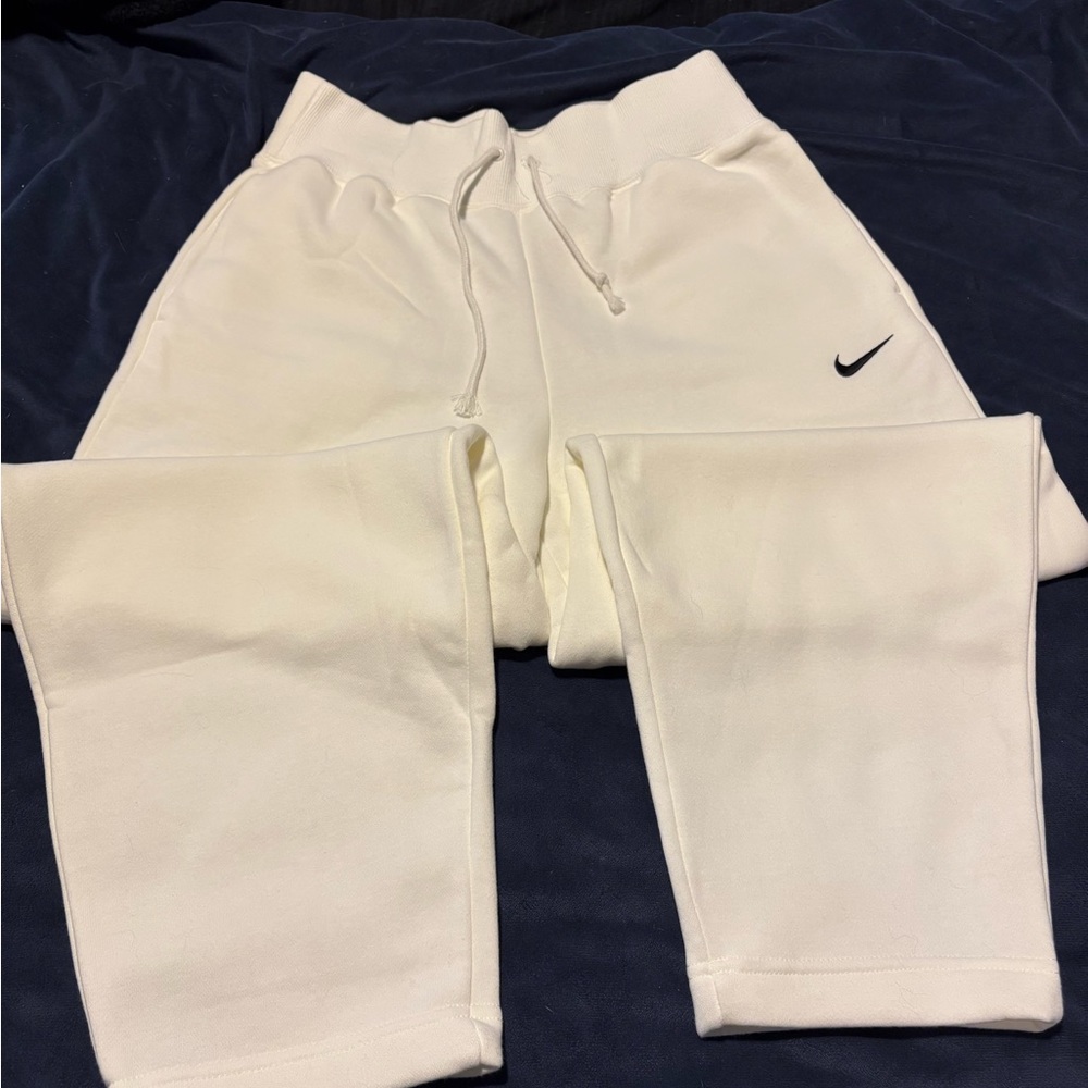 Nike Cream Loose Fit Sweater